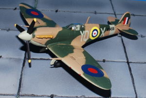 Spitfire Mk.V . Modely letadel.Modely tanků.Modely vojenské techniky. Hotové modely. Sběratelské modely. Kovové modely .Diecast aircraft models , military vehicles.