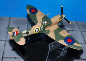 Spitfire Mk.V . Modely letadel.Modely tanků.Modely vojenské techniky. Hotové modely. Sběratelské modely. Kovové modely .Diecast aircraft models , military vehicles.