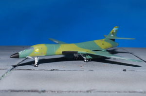 B-1B Lancer.Modely letadel. Dragon.Modely dopravních letadel. Modely vojenské techniky. Modely tanků . Sběratelské modely . Modely vrtulníků . Hotové modely . Sběratelské modely letadel. Sběratelské modely vojenské techniky a tanků. Kovové modely. Diecast models aircraft , helicopters , military vehicles , tanks .