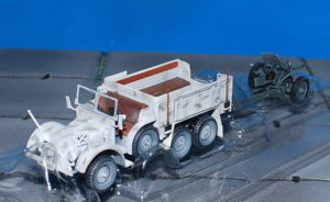 Kfz.70 Krupp Protze.6x4.PaK 35/36. Modely vojenské techniky. Dragon. Modely tanků . Modely letadel . Sběratelské modely . Modely vrtulníků . Hotové modely . Sběratelské modely letadel. Sběratelské modely vojenské techniky a tanků. Kovové modely. Diecast models aircraft , helicopters , military vehicles , tanks .