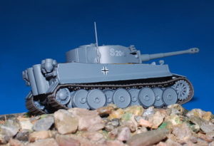 Tiger I.Pz.Kpfw. VI Tiger Ausf. E (Sd.Kfz. 181). Modely tanků. Altaya MAG GJ01. Diecast models tanks. Modely vojenské techniky. Diecast models military vehicles, Modely aut. Diecast models cars. Modely letadel. Diecast models aircraft. Diecast models helicopters. Sběratelské modely. Hotové modely. Sběratelské modely tanků.. Kovové modely.