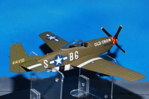 P-51 Mustang."OLD CROW".Modely letadel.Air Force1. Modely tanků . Modely vojenské techniky. Sběratelské modely . Modely vrtulníků . Hotové modely . Sběratelské modely letadel. Sběratelské modely vojenské techniky a tanků. Kovové modely. Diecast models aircraft , military vehicles , tanks .