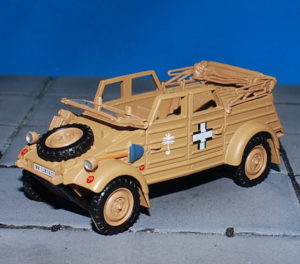 VW Kubelwagen Type 82.Kfz.1.Modely vojenské techniky.Cararama 4-90640.Modely tanků. Sběratelské modely. Modely vrtulníků. Hotové modely. Sběratelské modely letadel. Sběratelské modely vojenské techniky a tanků. Kovové modely. Diecast models aircraft , helicopters , military vehicles , tanks .