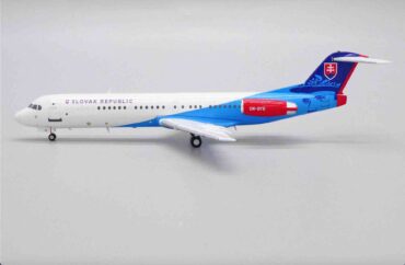 Modely letade Fokker 100 JC Wings LH2241 - Fokker 100 , 'OM-BYB' Slovak Government Flying Service Slovenská republika Modely letadel Diecast models aircraft Modely dopravních letadel Diecast models airplanes airliner Modely vrtulníků Diecast models helicopters Diecast models cars Modely vojenské techniky Diecast models military vehicles Modely raket Diecast models rockets Sběratelské modely Hotové modely Kovové modely Sběratelské modely letadel Sběratelské modely vojenské techniky tanků Diecast models aircraft helicopters military vehicles tanks