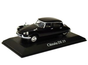 Citroen DS 19,Charles de Gaulle.'62'Attentat du Petit-Clamart'. Presidentielle.Presidential Cars. Modely aut. Diecast models cars. GreenLight.Modely vojenské techniky. Modely tanků. Sběratelské modely. Modely vrtulníků. Hotové modely. Sběratelské modely letadel. Sběratelské modely vojenské techniky a tanků. Kovové modely. Diecast models cars, aircraft,helicopters,military vehicles,tanks.