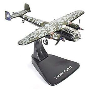 Do 217.Dornier Do 217. Modely letadel. Atlas. Bombers of WWII. Modely vojenské techniky. Modely tanků. Sběratelské modely. Modely vrtulníků. Hotové modely. Sběratelské modely letadel. Sběratelské modely vojenské techniky a tanků. Kovové modely. Diecast models aircraft,helicopters,military vehicles,tanks.