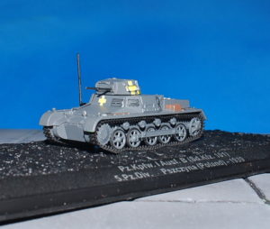 Panzer I.Tank Pz.Kpfw.I(Sd.Kfz.101). Modely tanků. DeAgostini DT085. Modely letadel . Modely vojenské techniky. Sběratelské modely . Modely vrtulníků Hotové modely . Sběratelské modely letadel. Sběratelské modely vojenské techniky a tanků. Kovové modely. Diecast models aircraft ,  military vehicles , tanks .