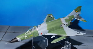 F-4 Phantom II.McDonnell Douglas RF-4E.Modely letadel.Atlas Editions.Jet Age Military Aircraft.Diecast models aircraft. Modely dopravních letadel. Modely vrtulníků. Diecast models helicopters. Diecast models cars. Modely vojenské techniky. Diecast models military vehicles, Modely raket. Diecast models rockets. Sběratelské modely. Hotové modely. Sběratelské modely letadel. Kovové modely.