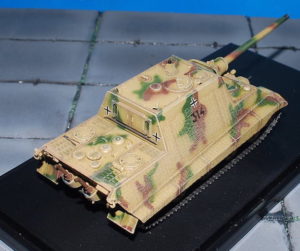 Jagdtiger.Sd.Kfz.186.Panzerjäger Tiger Ausf.B.Modely vojenské techniky. Diecast models military vehicles.DRAGON DR60111.. Modely tanků. Diecast models tanks.Modely aut. Diecast models cars. Modely letadel. Diecast models aircraft. Diecast models helicopters. Sběratelské modely. Hotové modely. Sběratelské modely tanků. Kovové modely.