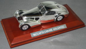 Bugatti Type 57Sc Coupe Atlantic.Modely aut.Diecast models cars.Atlas Editions Silver-Cars Collection MAG DG01. Sběratelské modely. Hotové modely aut Sběratelské modely aut. Sběratelské modely vojenské techniky a tanků. Kovové modely aut.