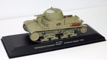 Fiat M13/40.Tank.Modely tanků. Diecast models tanks.Atlas. Modely vojenské techniky. Diecast models military vehicles. Modely aut. Diecast models cars. Modely letadel. Diecast models aircraft. Diecast models helicopters. Sběratelské modely. Hotové modely. Sběratelské modely tanků. Kovové modely.