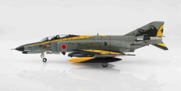 Modely letadel F-4 Phantom II.McDonnell Douglas.McDonnell Douglas F-4EJ Phantom II.Hobby Master HA19022 - McDonnell Douglas F-4EJ KAI (Phantom II) , '37-8315’ „Go for it!! 301SQ“ 7th Air Wing 301 SQ JASDF , Hyakuri Air Base 2020 ("Final Year 2020").Modely letadel.Diecast models aircraft. Modely dopravních letadel.Diecast models airplanes.airliner.Modely vrtulníků. Diecast models helicopters.Diecast models cars.Modely vojenské techniky. Diecast models military vehicles.Modely raket.Diecast models rockets.Sběratelské modely.Hotové modely.Sběratelské modely letadel.Kovové modely.