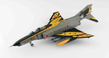 Modely letadel F-4 Phantom II.McDonnell Douglas.McDonnell Douglas F-4EJ Phantom II.Hobby Master HA19022 - McDonnell Douglas F-4EJ KAI (Phantom II) , '37-8315’ „Go for it!! 301SQ“ 7th Air Wing 301 SQ JASDF , Hyakuri Air Base 2020 ("Final Year 2020").Modely letadel.Diecast models aircraft. Modely dopravních letadel.Diecast models airplanes.airliner.Modely vrtulníků. Diecast models helicopters.Diecast models cars.Modely vojenské techniky. Diecast models military vehicles.Modely raket.Diecast models rockets.Sběratelské modely.Hotové modely.Sběratelské modely letadel.Kovové modely.