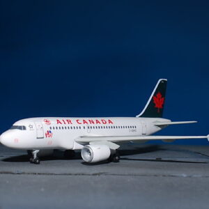A319.AIRBUS A319.BEA.Air Canada.Canada Loves New York.Modely dopravních letadel.Diecast models airplanes.airlaner.Dragon Wings DR 55709. Modely letadel. Diecast models aircraft. Modely vrtulníků. Diecast models helicopters. Diecast models cars. Modely vojenské techniky. Diecast models military vehicles. Modely raket. Diecast models rockets. Sběratelské modely. Hotové modely. Sběratelské modely letadel. Kovové modely.