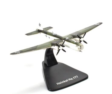 Atlas Editions (Bombers of WWII) - Heinkel He 177.Modely letadel . Modely vojenské techniky. Modely tanků . Sběratelské modely . Modely vrtulníků . Hotové modely . Sběratelské modely letadel. Sběratelské modely vojenské techniky a tanků. Kovové modely. Diecast models aircraft , helicopters , military vehicles , tanks .