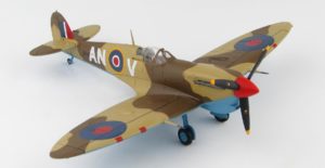 Spifire.Supermarine Spitfire Mk.Vb Trop.Modely letadel.Diecast models aircraf.Hobby Master HA7851. Modely vrtulníků. Diecast models helicopters. Diecast models cars. Modely vojenské techniky. Diecast models military vehicles. Modely raket. Diecast models rockets. Sběratelské modely. Hotové modely. Sběratelské modely letadel. Kovové modely.