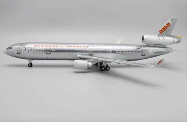 Modely letadel MD-11 McDonnell Douglas MD-11 JC Wings XX2353 - McDonnell Douglas MD-11 , 'N111MD' McDonnell Douglas Corporation Modely letadel Diecast models aircraft Modely dopravních letadel Diecast models airplanes airliner Modely vrtulníků Diecast models helicopters Diecast models cars Modely vojenské techniky Diecast models military vehicles Modely raket Diecast models rockets Sběratelské modely Hotové modely Kovové modely Sběratelské modely letadel Sběratelské modely vojenské techniky tanků Diecast models aircraft helicopters military vehicles tanks
