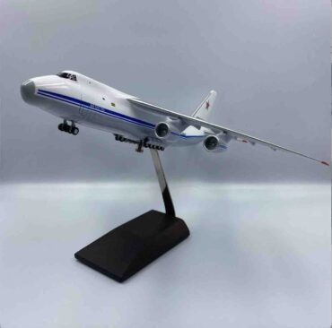 Modely letadel An-124 Antonov An-124 Ruslan Condor An-124 Ruslan Руслан AHM model AHM-124RF82041 - Antonov An-124 -100 Ruslan (Руслан) Condor , ‚RF82041‘ ВВС России - Russian Air Force Modely letadel Diecast models aircraft Modely dopravních letadel Diecast models airplanes airliner Modely vrtulníků Diecast models helicopters Diecast models cars Modely vojenské techniky Diecast models military vehicles Modely raket Diecast models rockets Sběratelské modely Hotové modely Kovové modely Sběratelské modely letadel Sběratelské modely vojenské techniky tanků Diecast models aircraft helicopters military vehicles tanks