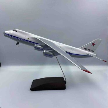Modely letadel An-124 Antonov An-124 Ruslan Condor An-124 Ruslan Руслан AHM model AHM-124RF82041 - Antonov An-124 -100 Ruslan (Руслан) Condor , ‚RF82041‘ ВВС России - Russian Air Force Modely letadel Diecast models aircraft Modely dopravních letadel Diecast models airplanes airliner Modely vrtulníků Diecast models helicopters Diecast models cars Modely vojenské techniky Diecast models military vehicles Modely raket Diecast models rockets Sběratelské modely Hotové modely Kovové modely Sběratelské modely letadel Sběratelské modely vojenské techniky tanků Diecast models aircraft helicopters military vehicles tanks