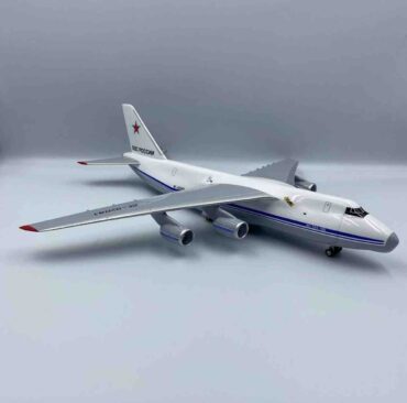 Modely letadel An-124 Antonov An-124 Ruslan Condor An-124 Ruslan Руслан AHM model AHM-124RF82041 - Antonov An-124 -100 Ruslan (Руслан) Condor , ‚RF82041‘ ВВС России - Russian Air Force Modely letadel Diecast models aircraft Modely dopravních letadel Diecast models airplanes airliner Modely vrtulníků Diecast models helicopters Diecast models cars Modely vojenské techniky Diecast models military vehicles Modely raket Diecast models rockets Sběratelské modely Hotové modely Kovové modely Sběratelské modely letadel Sběratelské modely vojenské techniky tanků Diecast models aircraft helicopters military vehicles tanks