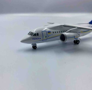 Modely letadel An-148 Antonov An-148 Cub KUM Models AN148UG - Antonov An-148 , ‚UR-UKR‘ Ukriane Goverment Modely letadel Diecast models aircraft Modely dopravních letadel Diecast models airplanes airliner Modely vrtulníků Diecast models helicopters Diecast models cars Modely vojenské techniky Diecast models military vehicles Modely raket Diecast models rockets Sběratelské modely Hotové modely Kovové modely Sběratelské modely letadel Sběratelské modely vojenské techniky tanků Diecast models aircraft helicopters military vehicles tanks
