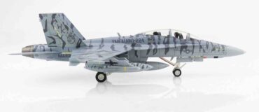 Hobby Master - McDonnell Douglas F/A-18D(RC) Hornet ATARS , ’164886’ VMFA(AW)-224 (Marine All Weather Fighter Attack Sqn 224) "Fighting Bengals“ USMC , MCAS Iwakuni , Japan 2009 - Image 2